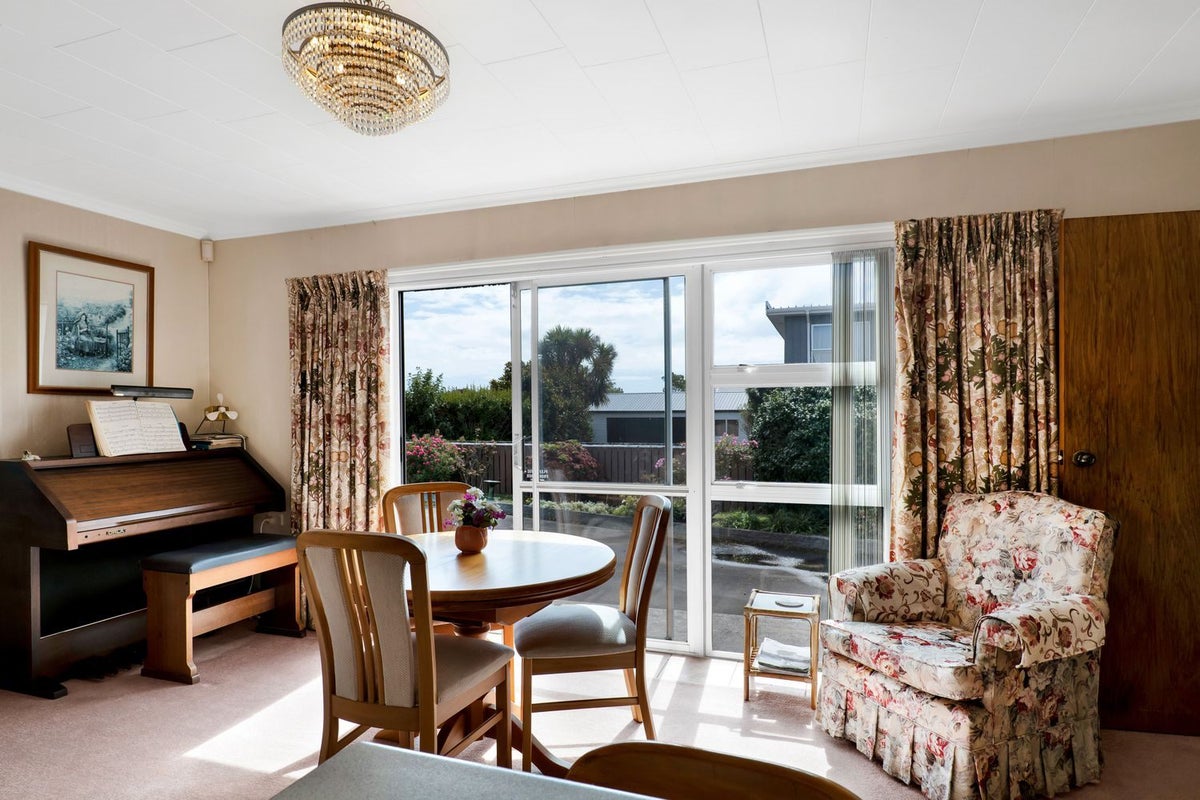 45B Nevada Drive, Merrilands, New Plymouth - Carousel 2