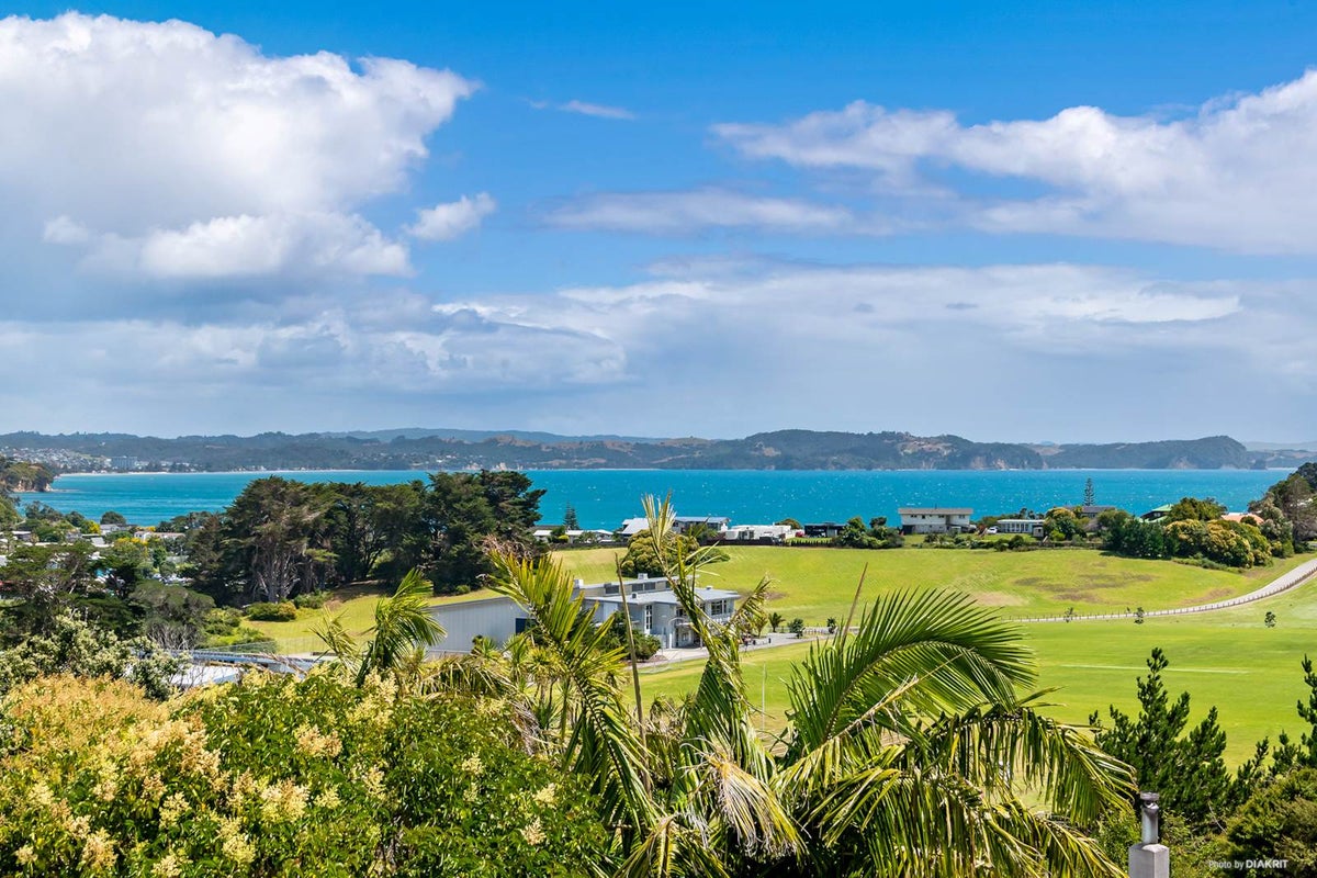 2/24 Stanmore Bay Road, Stanmore Bay, Whangaparaoa - Carousel 2