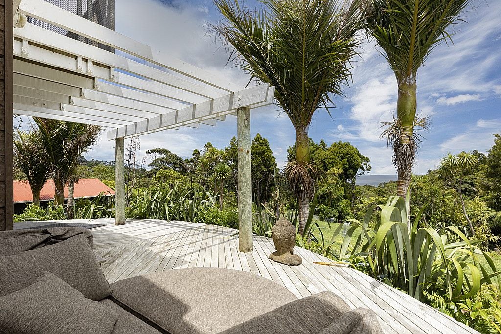 16 La Trobe Track, Karekare, New Lynn - Carousel 2