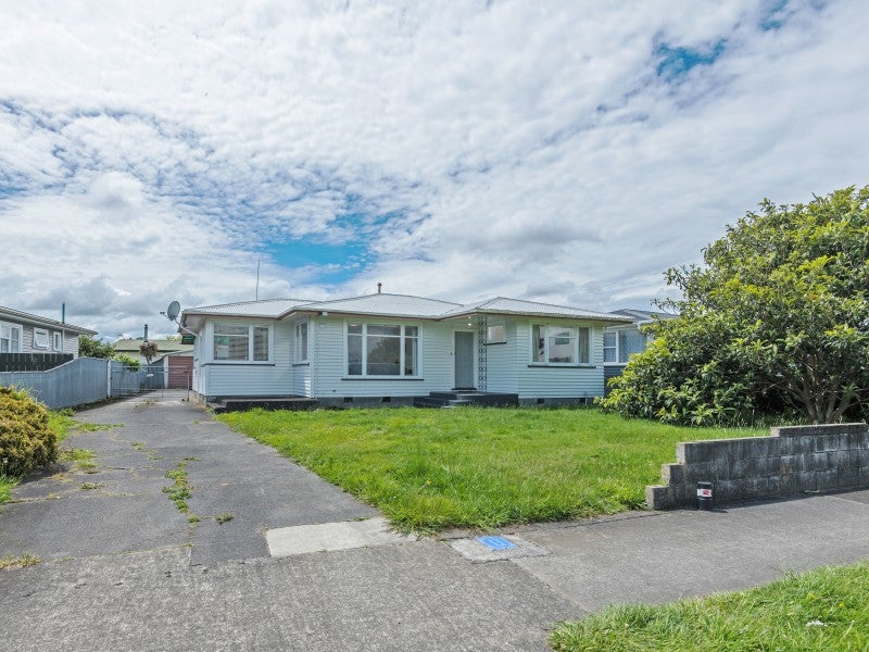130 Highbury Avenue, Highbury, Palmerston North - Carousel 1