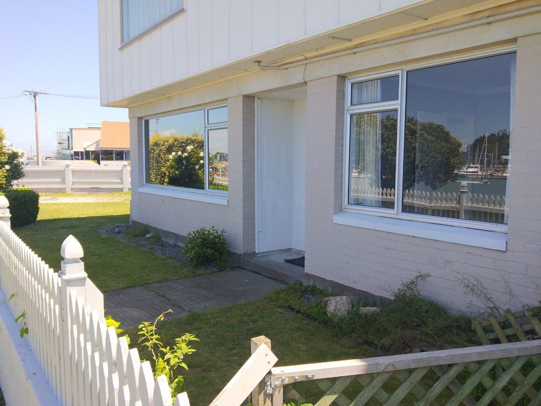 2/1 Charles Street, Westshore, Napier - Carousel 1