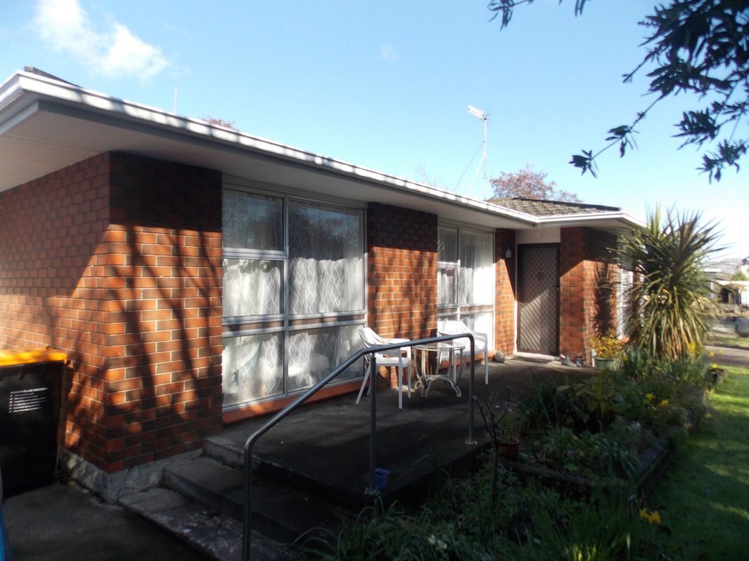 14 Terry Crescent, Milson, Palmerston North - Carousel 1