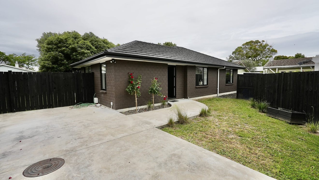 21B Shamrock Street, Takaro, Palmerston North - Carousel 1