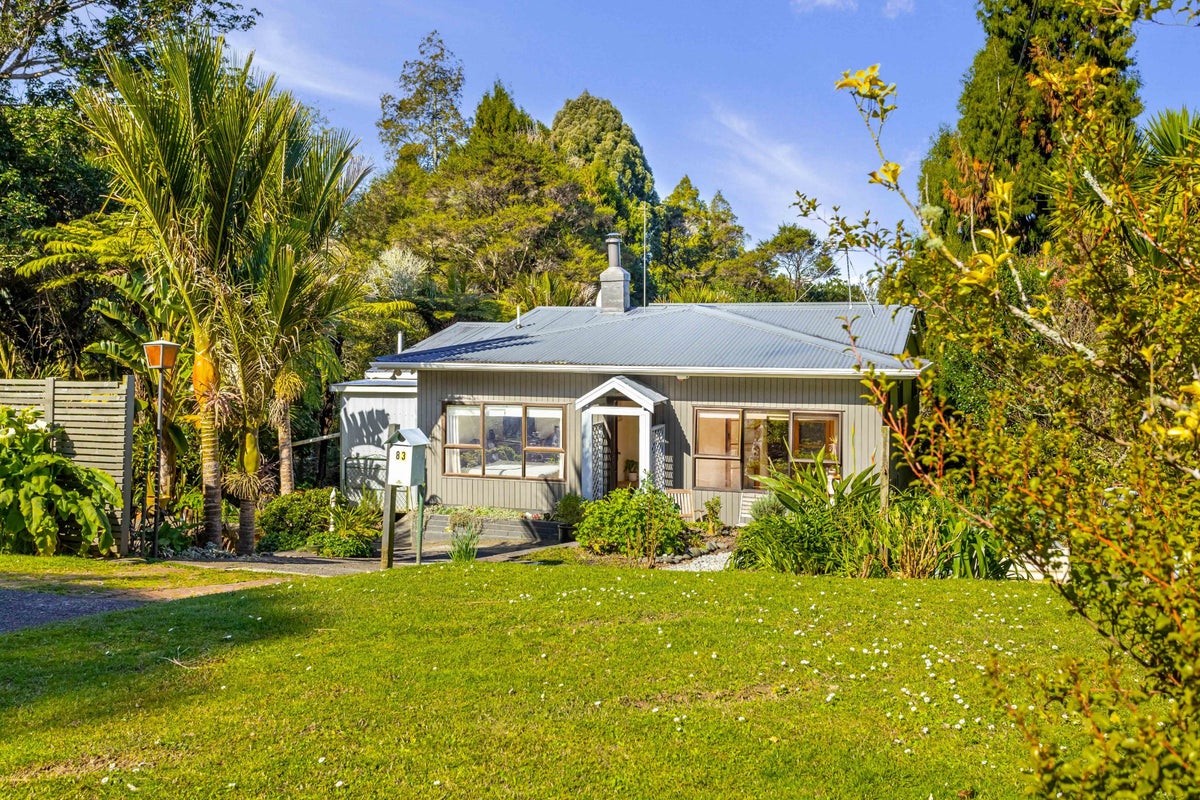 83 Wood Bay Road, Titirangi, Auckland - Carousel 1