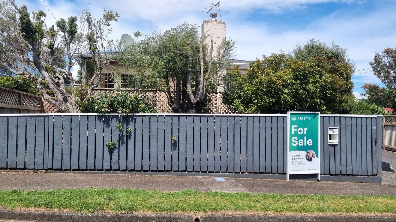 4 Sardinha Place, Marfell, New Plymouth - Carousel 1