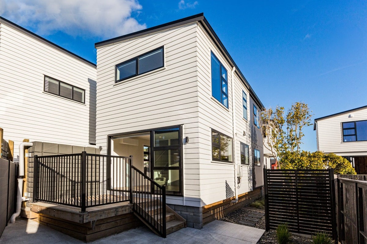 50 Beauchamp Street, Tawa, Wellington - Carousel 1