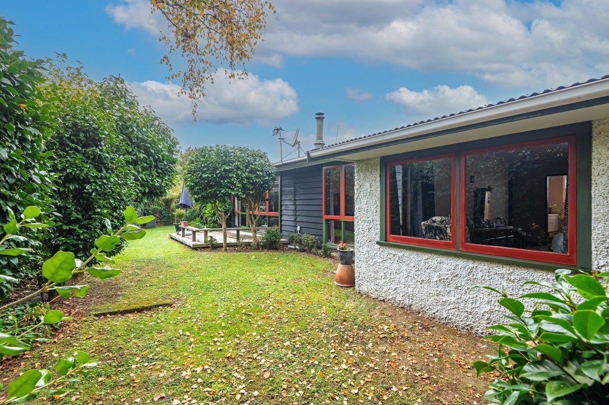 14 Rakino Place, Awapuni, Palmerston North - Carousel 1