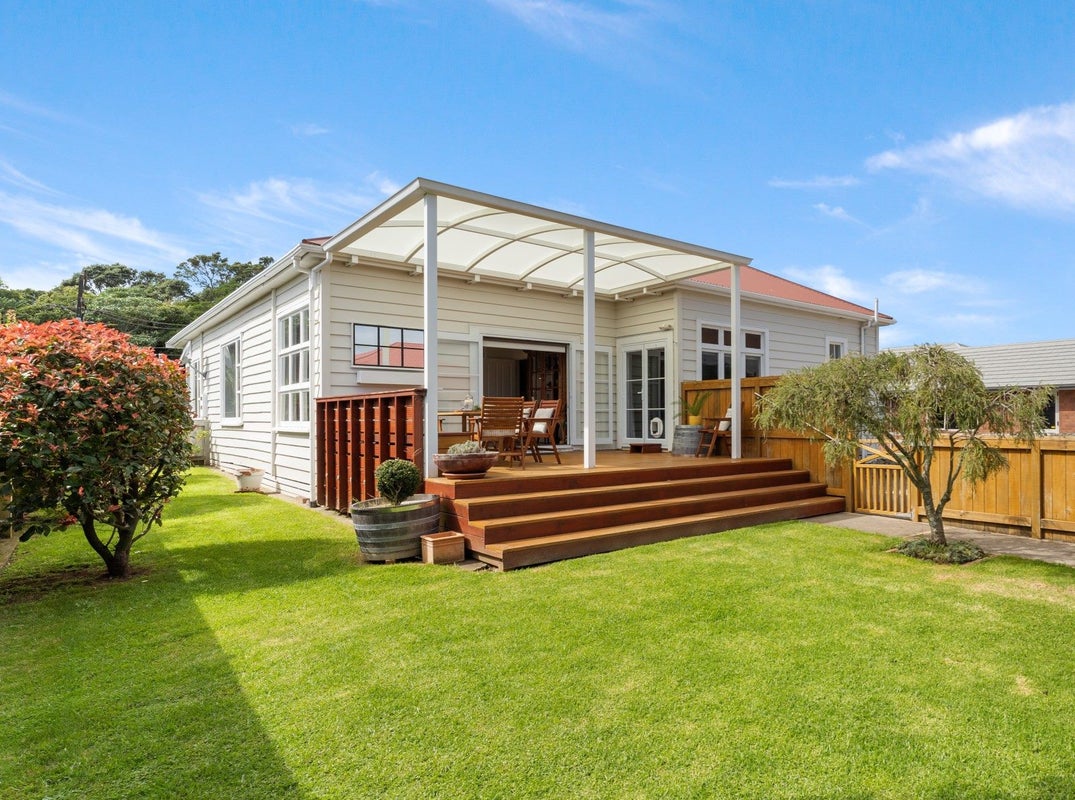 76 Smart Road, Glen Avon, New Plymouth - Carousel 1