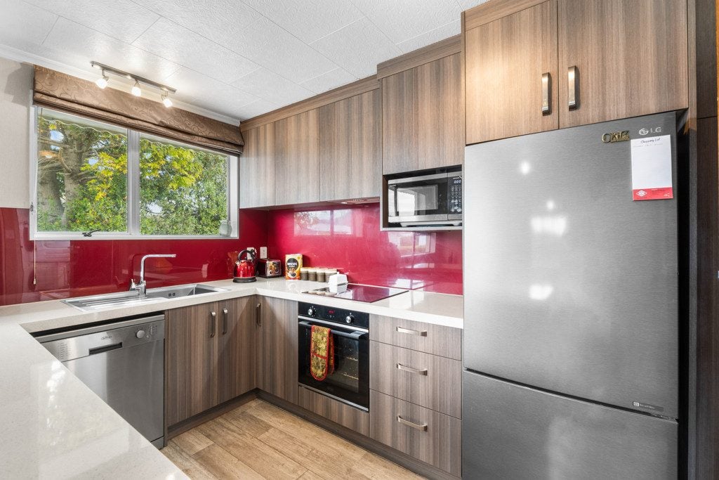 56 Dudley Street, Grasmere, Invercargill - Carousel 2