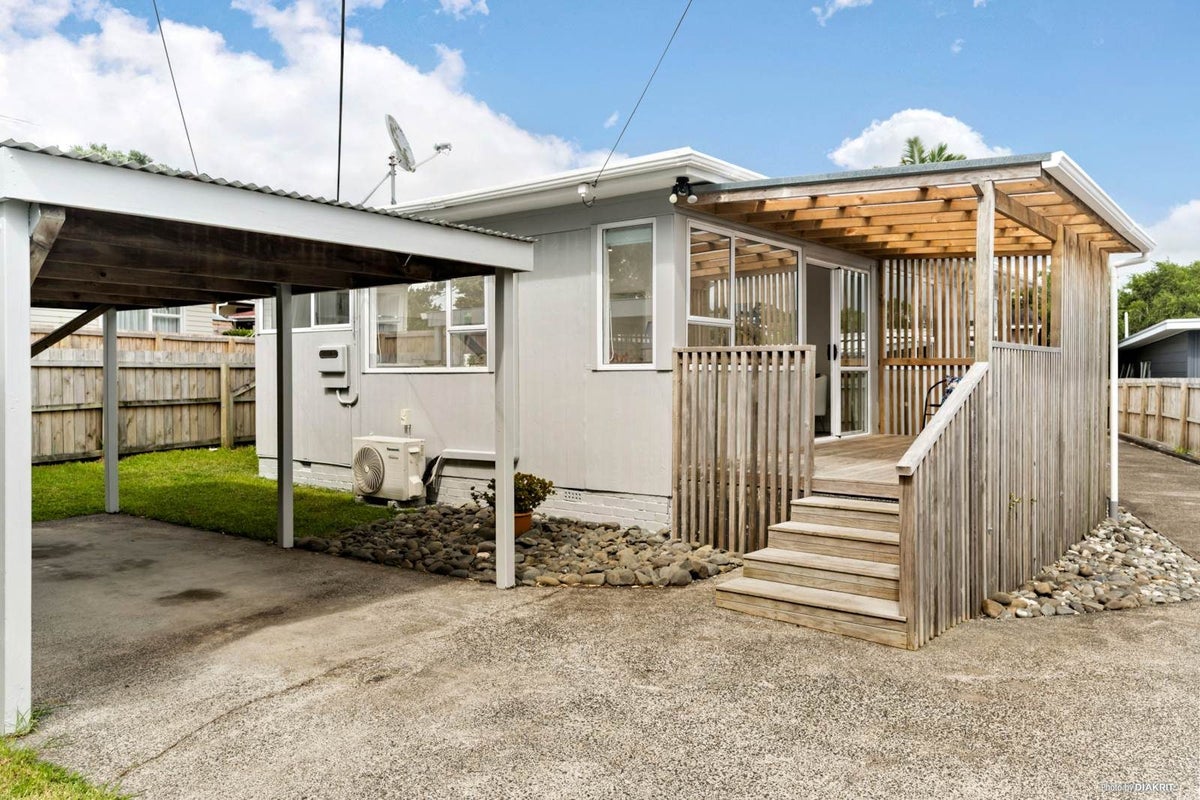 69A Red Beach Road, Red Beach, Whangaparaoa - Carousel 1