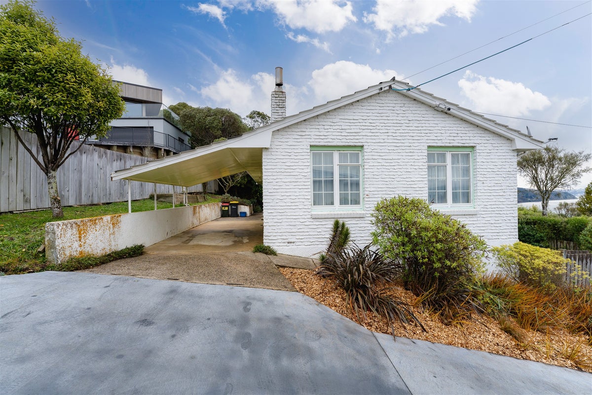 21 Jane Street, Macandrew Bay, Dunedin - Carousel 2