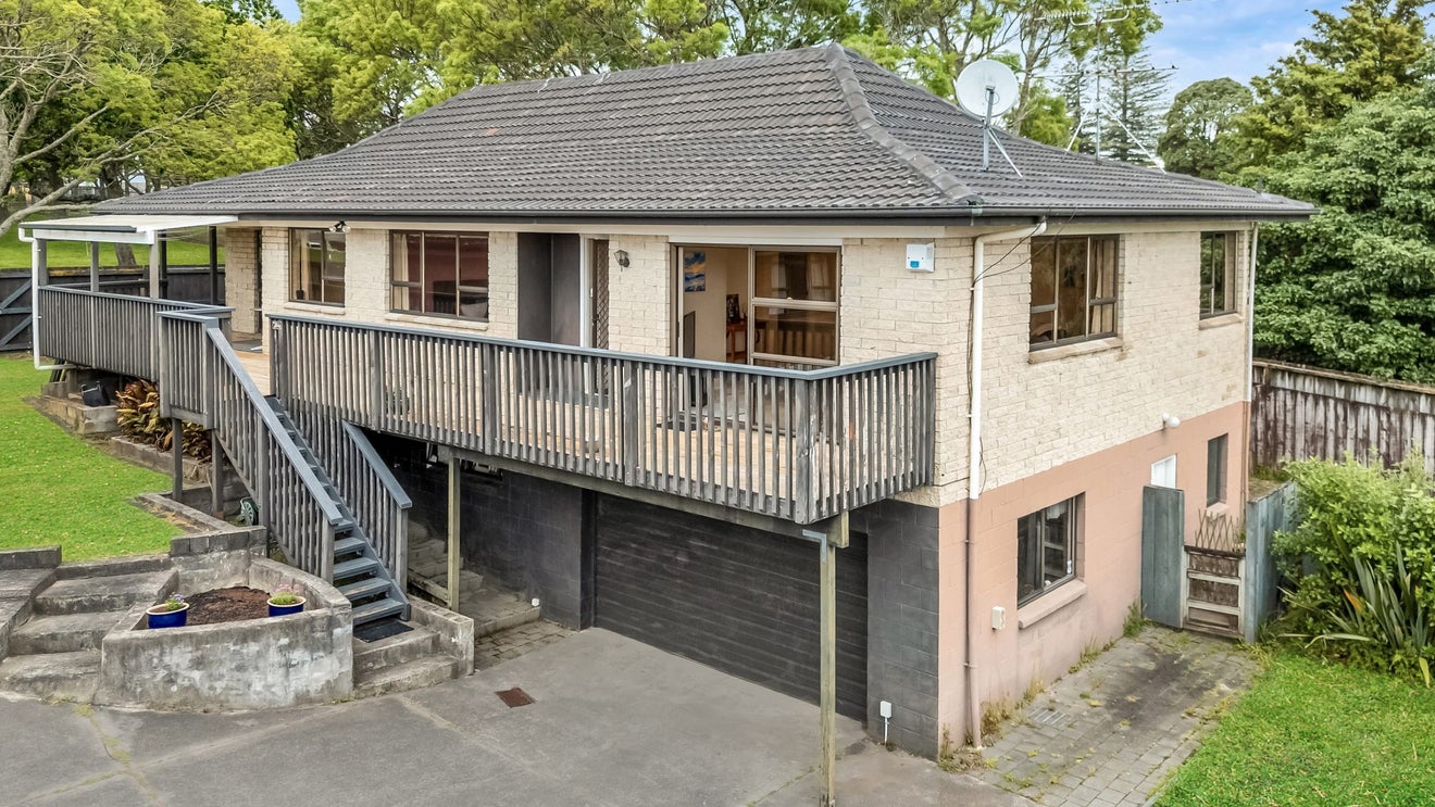 1/27 Rapallo Place, Farm Cove, Auckland - Carousel 2