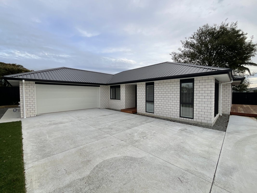 31 Hurdon Street, Hurdon, New Plymouth - Carousel 1