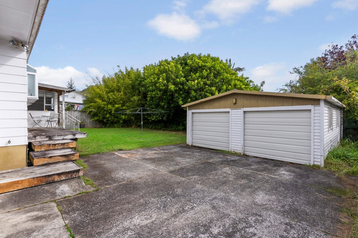 9 Pankhurst Place, Sunnyvale, Auckland - Carousel 2