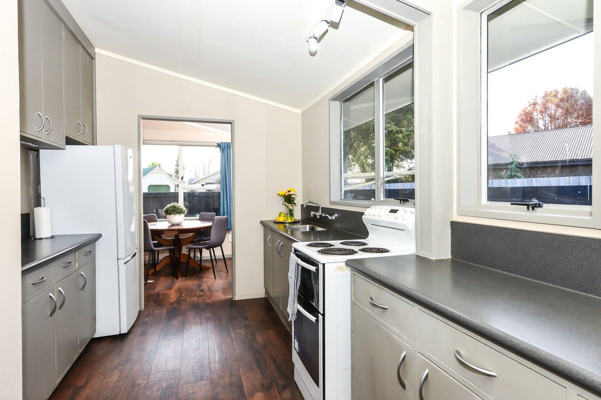 14 Endeavour Avenue, Flagstaff, Hamilton - Carousel 1