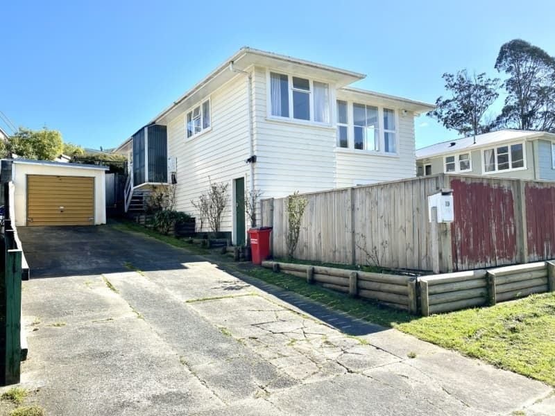 19 Speargrass Grove, Timberlea, Upper Hutt - Carousel 2