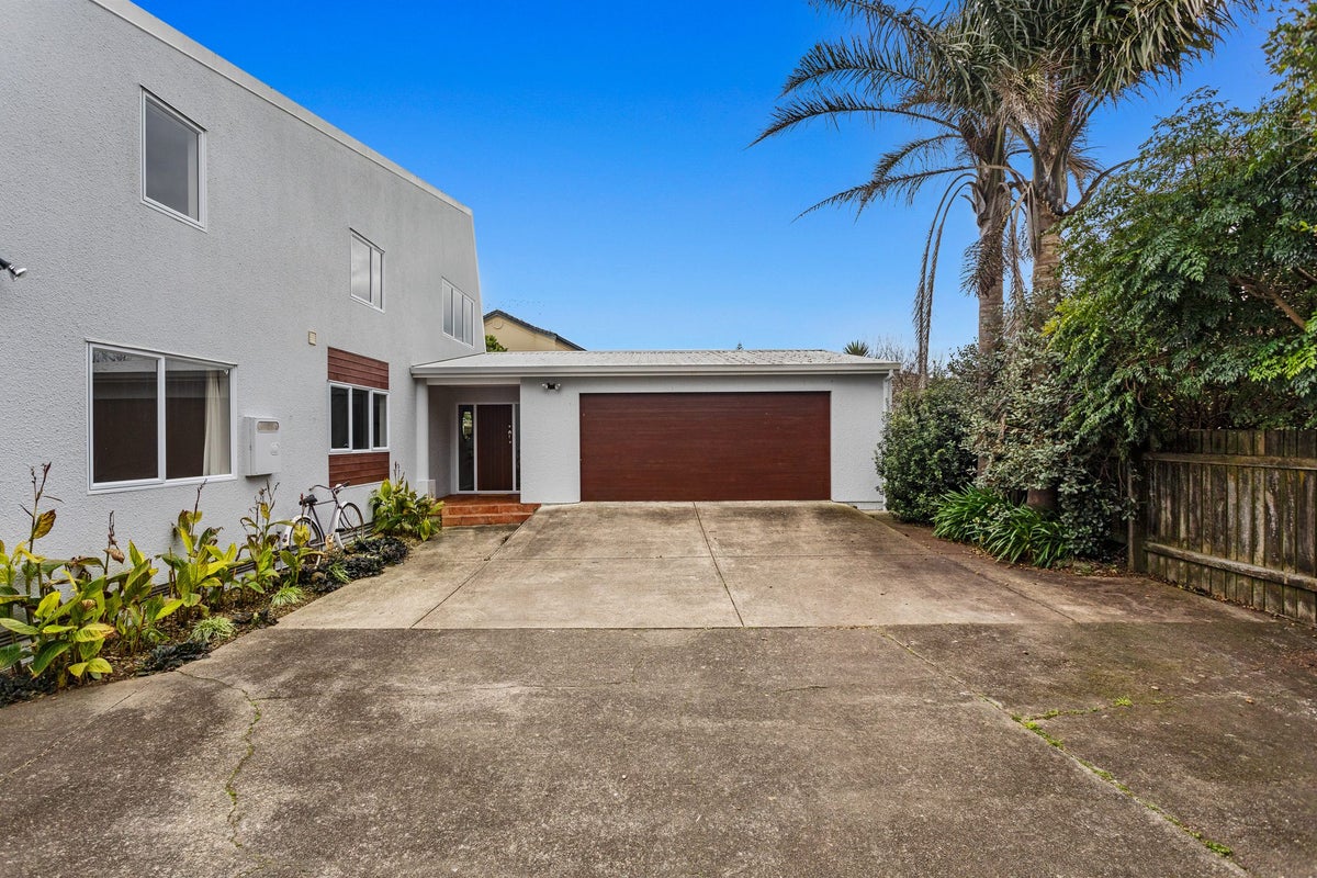 4 Marlin Drive, Coastlands, Whakatane - Carousel 1