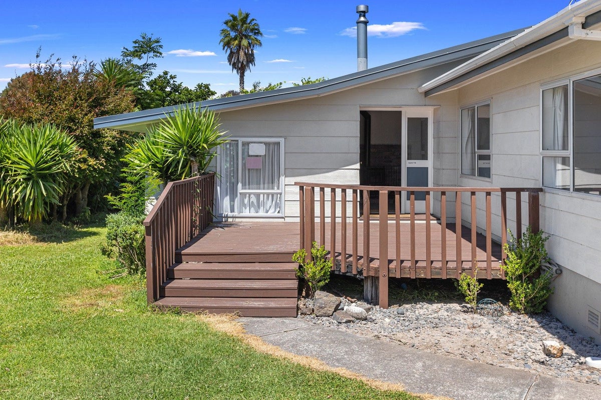 17 Redmond Street, Judea, Tauranga - Carousel 2