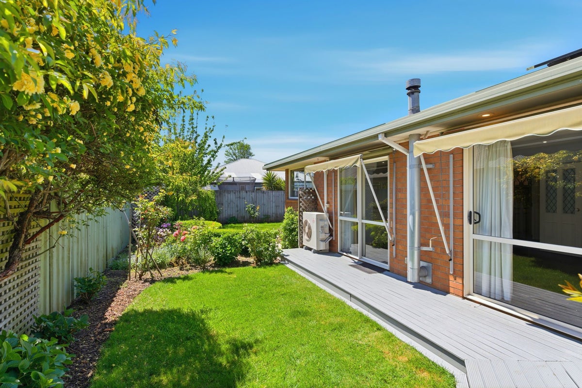 2/10 Baretta Street, Somerfield, Christchurch - Carousel 1