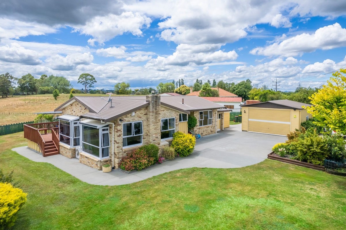 1370 Pukete Road, Pukete, Hamilton - Carousel 1