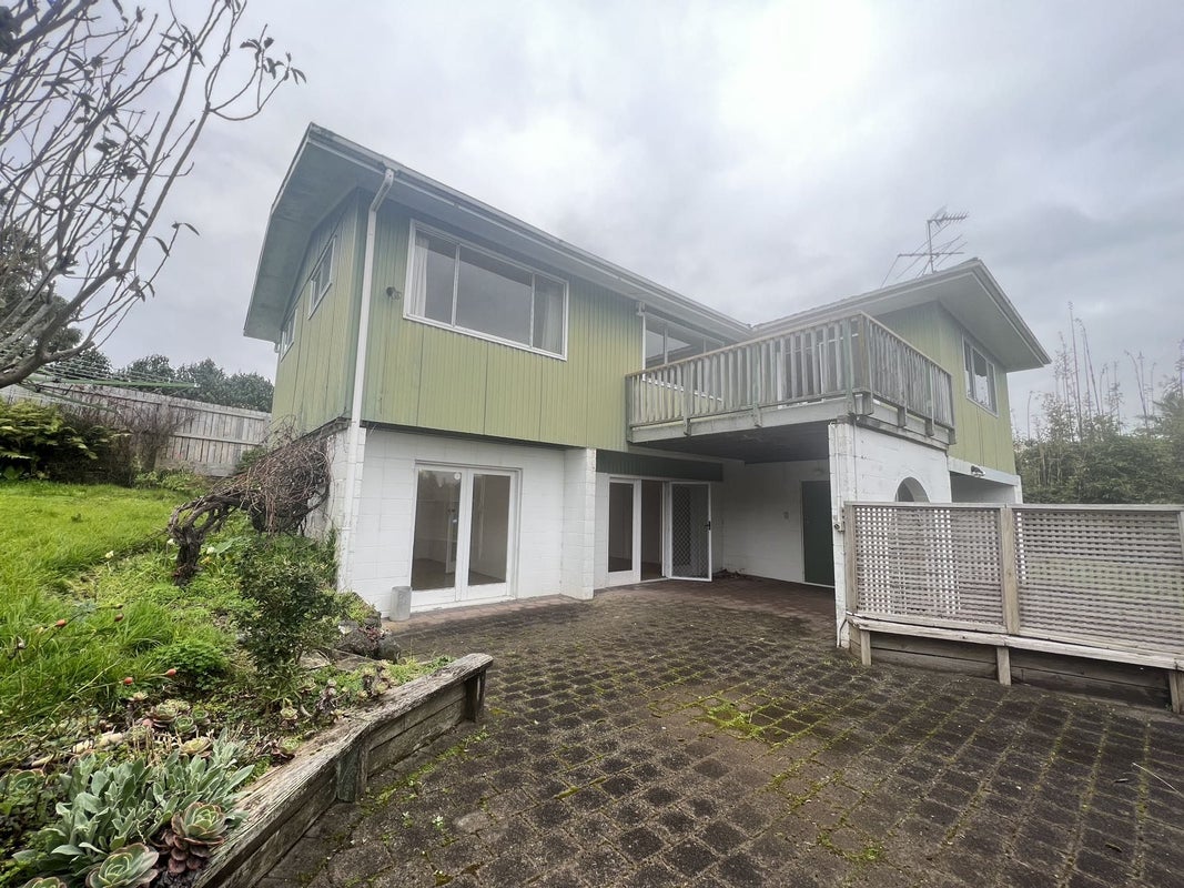 20 Sunnyhill Crescent, Sunnyhills, Auckland - Carousel 1