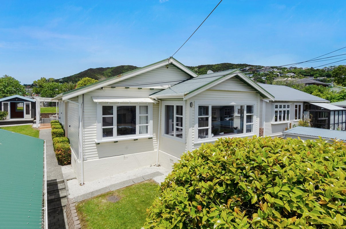 11 Cargill Street, Karori, Wellington - Carousel 2