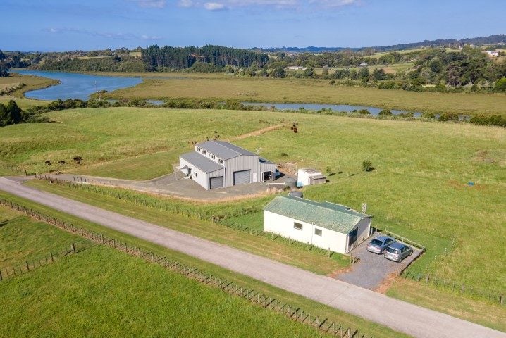 141 Wades Road, Howick - Carousel 11