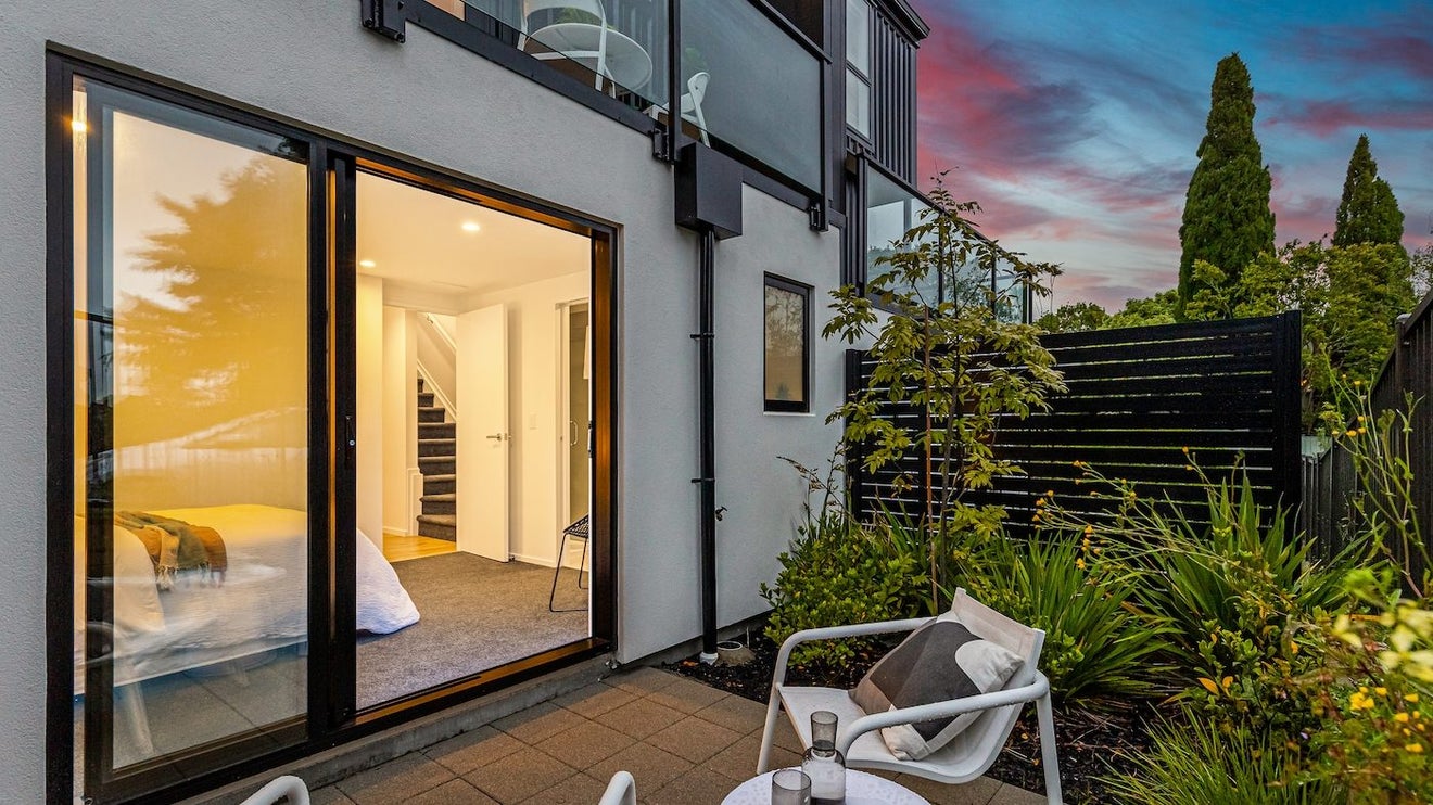 2/10 Ashwell Street, St Heliers, Auckland - Carousel 1