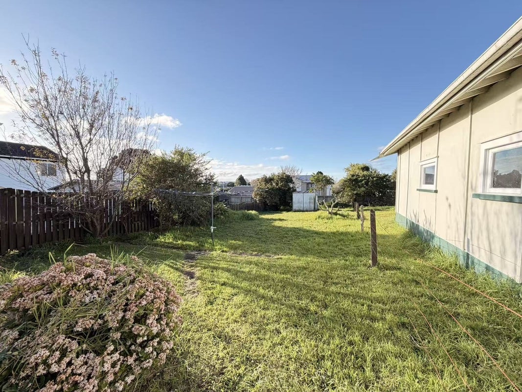 13 Alverston Street, Waterview, Auckland - Carousel 19