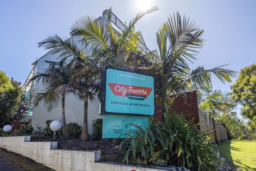 211/2 Maungawhau Road, Newmarket, Auckland - Carousel 1