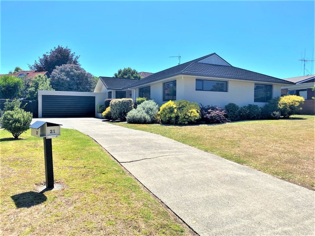 21 Clivedene Street, Matua, Tauranga - Carousel 1