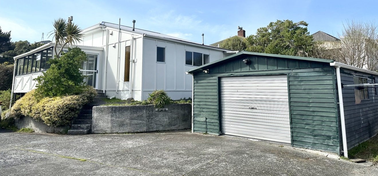 10 Black Rock Road, Newlands, Wellington - Carousel 1
