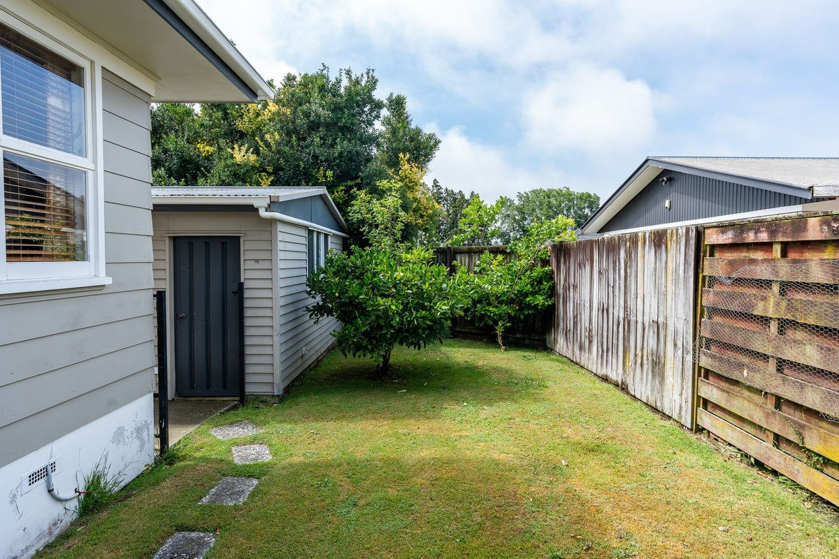70 Livingstone Avenue, Nawton, Hamilton - Carousel 17