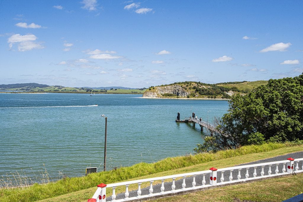 186 Beach Road, Onerahi, Whangarei - Carousel 1