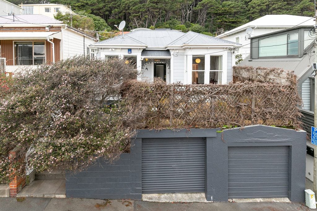 81 Austin Street, Mount Victoria, Wellington - Carousel 2