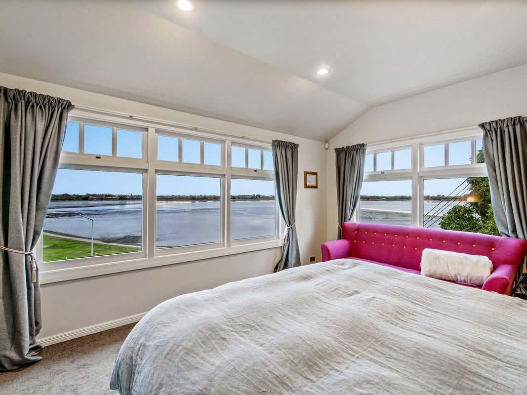 28 Main Road, Mount Pleasant, Christchurch - Carousel 2