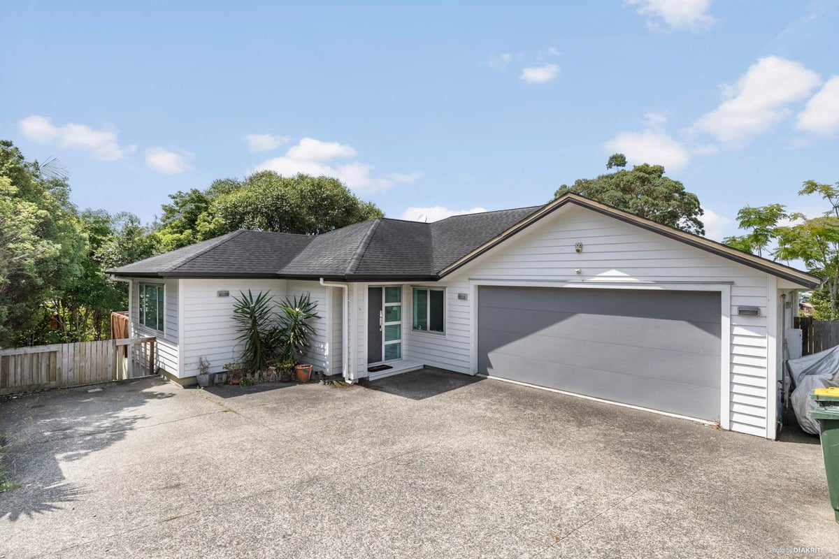 12 Namsan Close, Fairview Heights, Auckland - Carousel 1