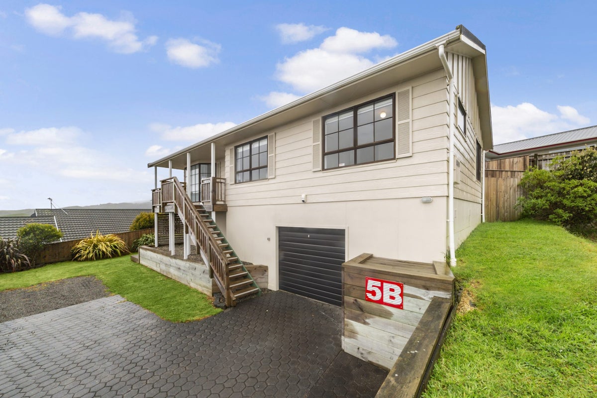 5B Fernwood Court, Woodridge, Wellington - Carousel 1