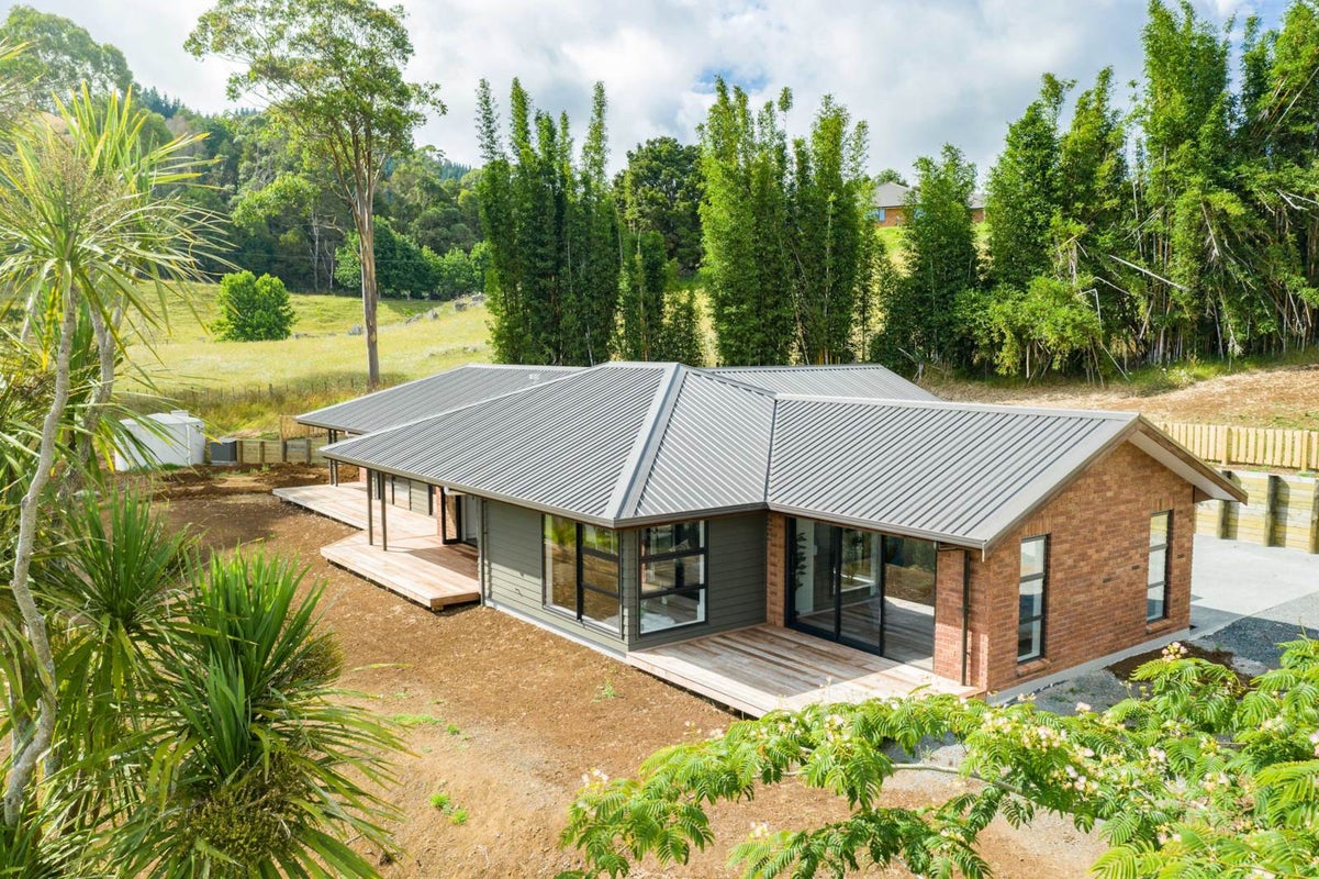 98 Kara Road, Whangarei - Carousel 1