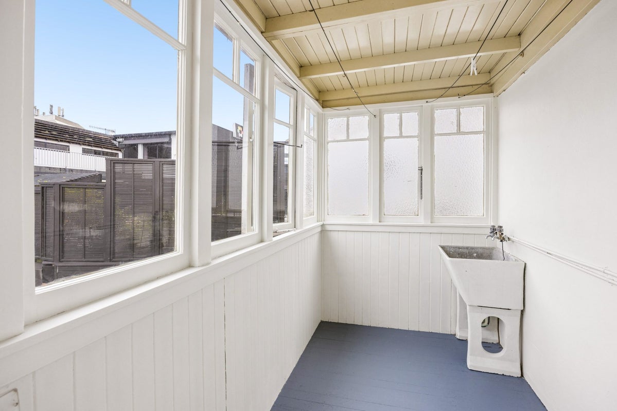 4/3 Sarawia Street, Newmarket, Auckland - Carousel 12