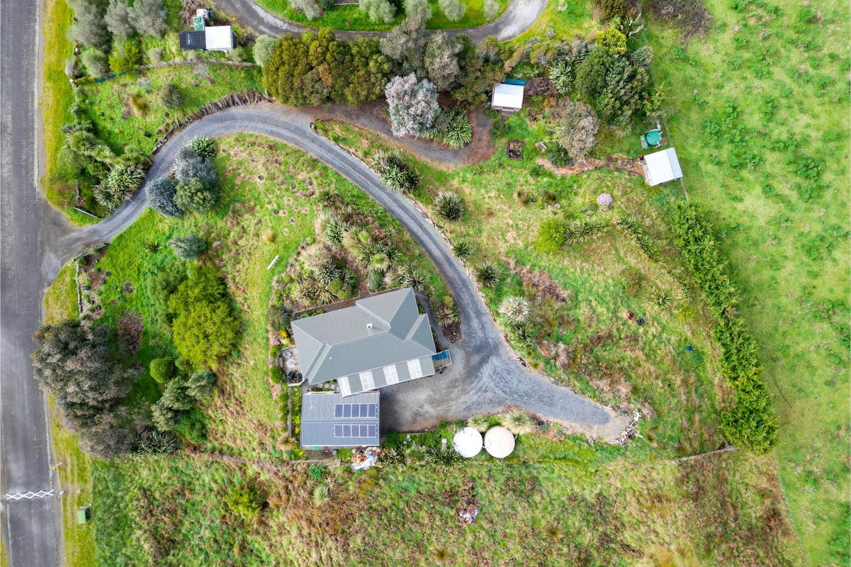 24 Strathnaver Glen, WAIKAWA BEACH, LEVIN - Carousel 27