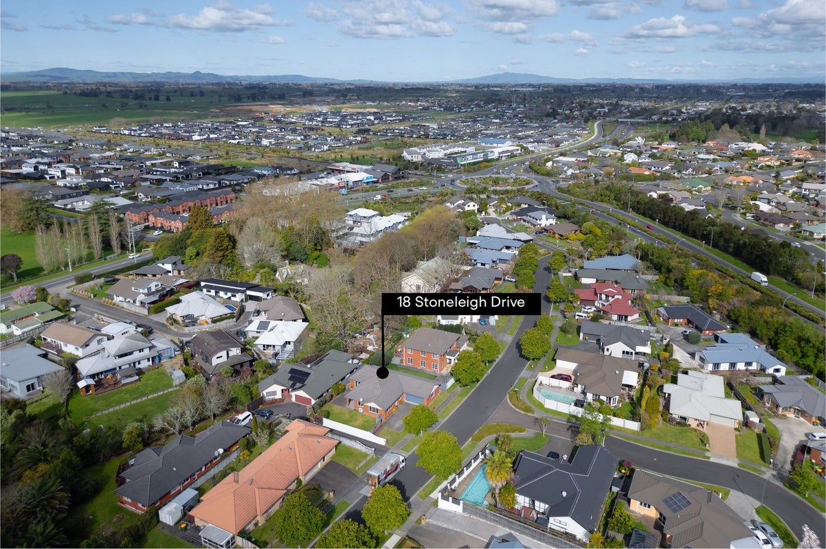 18 Stoneleigh Drive, Chartwell, Hamilton - Carousel 20