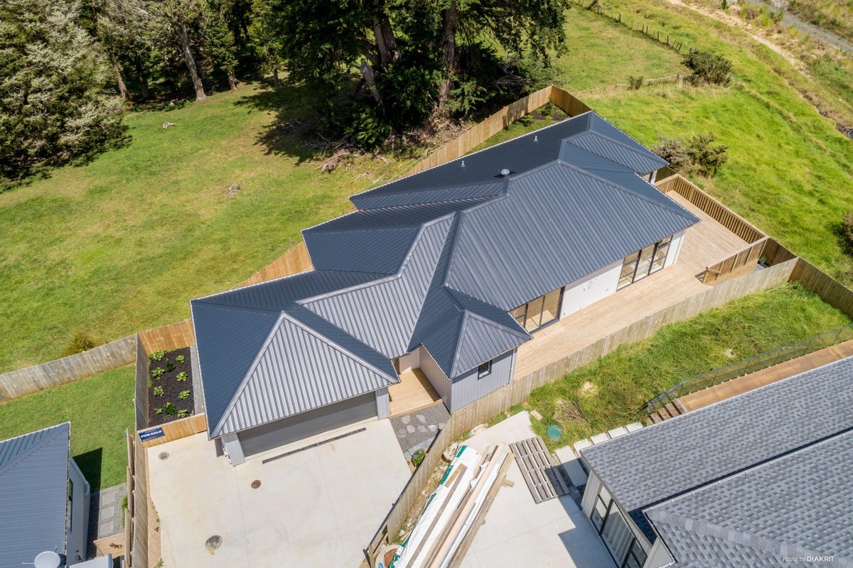 9 Silverhill Lane, Silverdale, Silverdale - Carousel 1
