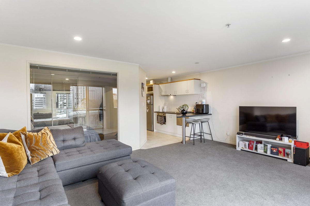 1F/127 Grafton Road, Grafton, Auckland - Carousel 2