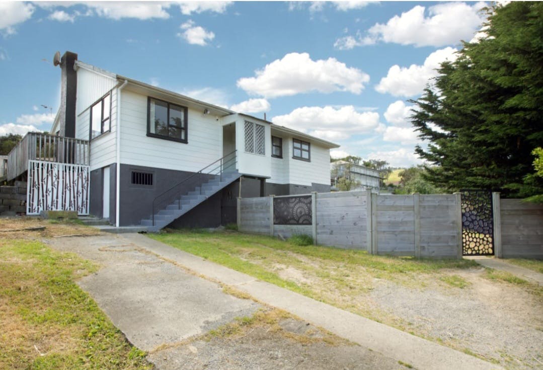 13 Kalingo Street, Waitangirua, Porirua - Carousel 1