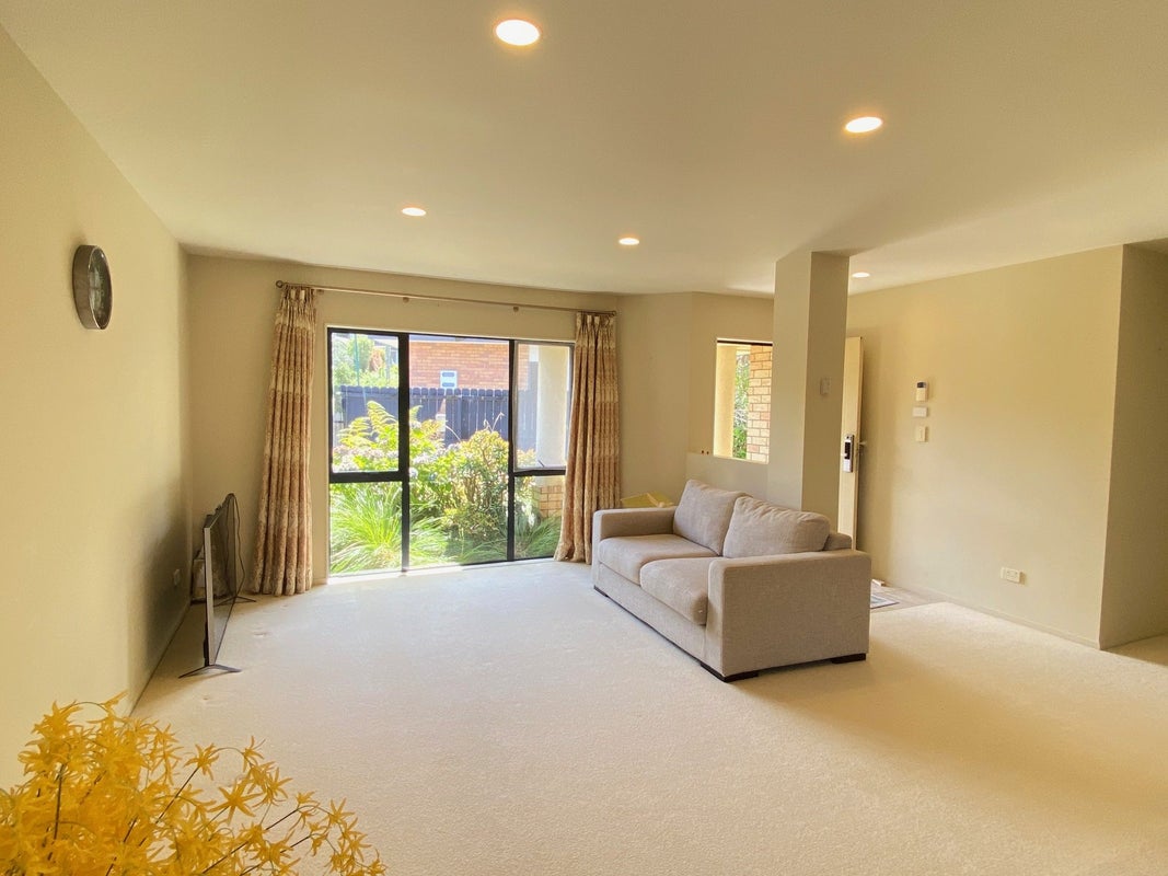 27 Langana Avenue, Browns Bay, Auckland - Carousel 2