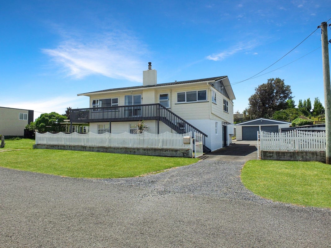 31 Nash Parade, Foxton Beach, Foxton - Carousel 2