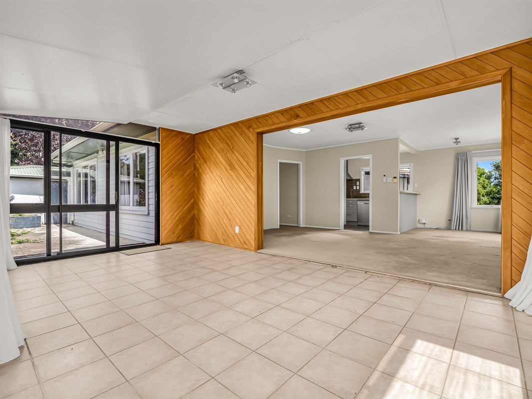 10 Mackwood Place, Birkdale, Auckland - Carousel 2