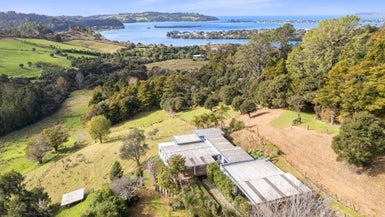 35 Upper Whangateau Road, Big Omaha, Warkworth - Carousel 1