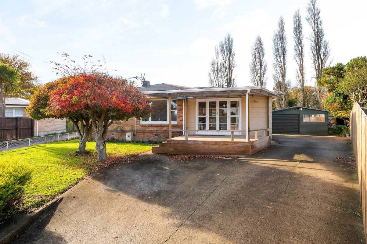 26 Greta Street, Glenview, Hamilton - Carousel 2